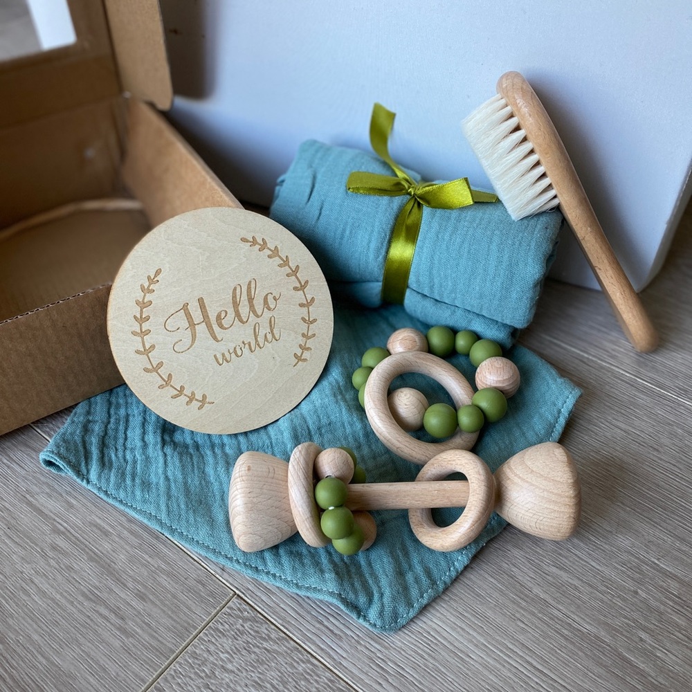 6 piece baby gift box